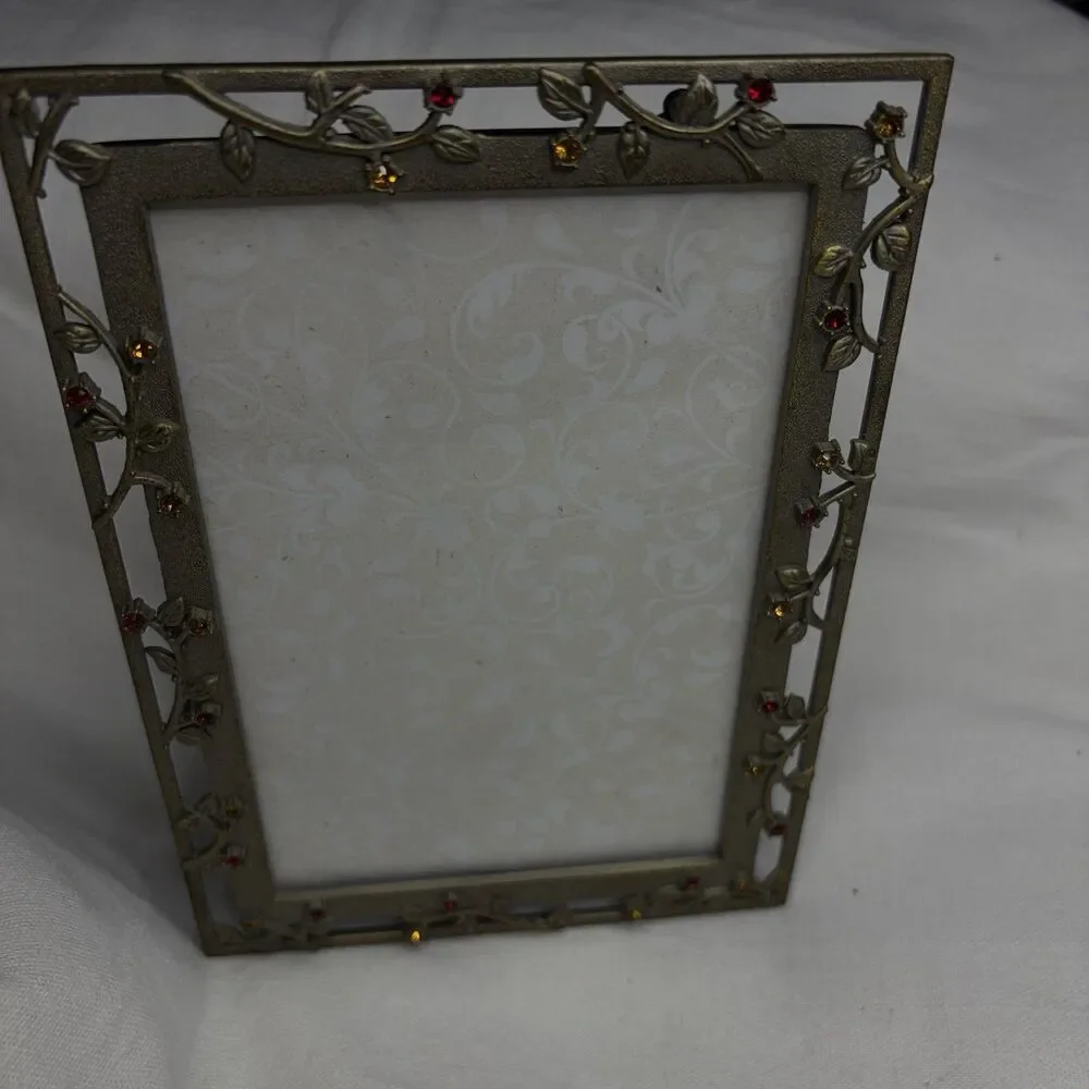 Vintage Brushed Metal Finish Floral Vine w/Gemstones 3.5 x 5.5 Photo Frame